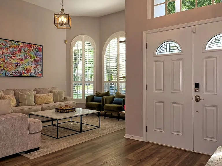 10107 Shortwood Ln — Photo 3