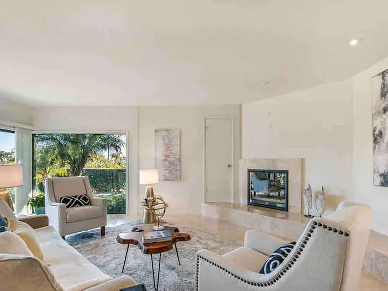 3824 Malibu Country Dr — Photo 20