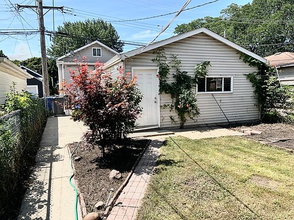 3rd image of 5648 N Moody Ave