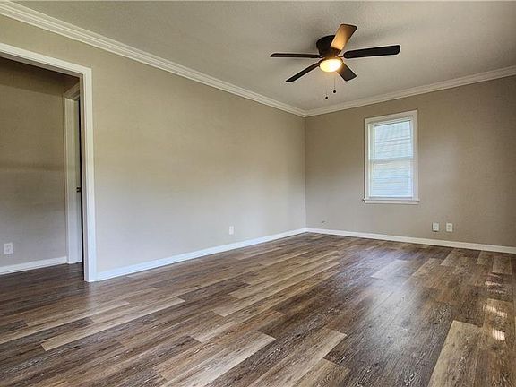 3rd image of 2102 S Claremont Ave