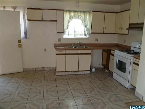2nd image of 319 W Vine Avenue