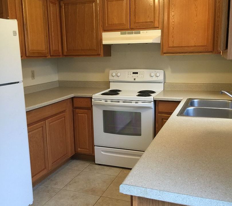 2nd image of 1175 Clearview Ave NE APT 06
