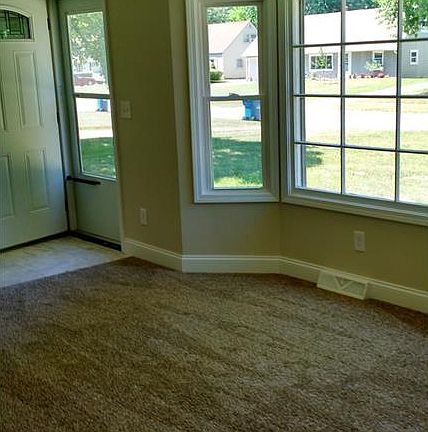 5th image of 4890 Rosewood Dr