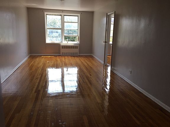 3rd image of 75 Hawthorne St APT 5J