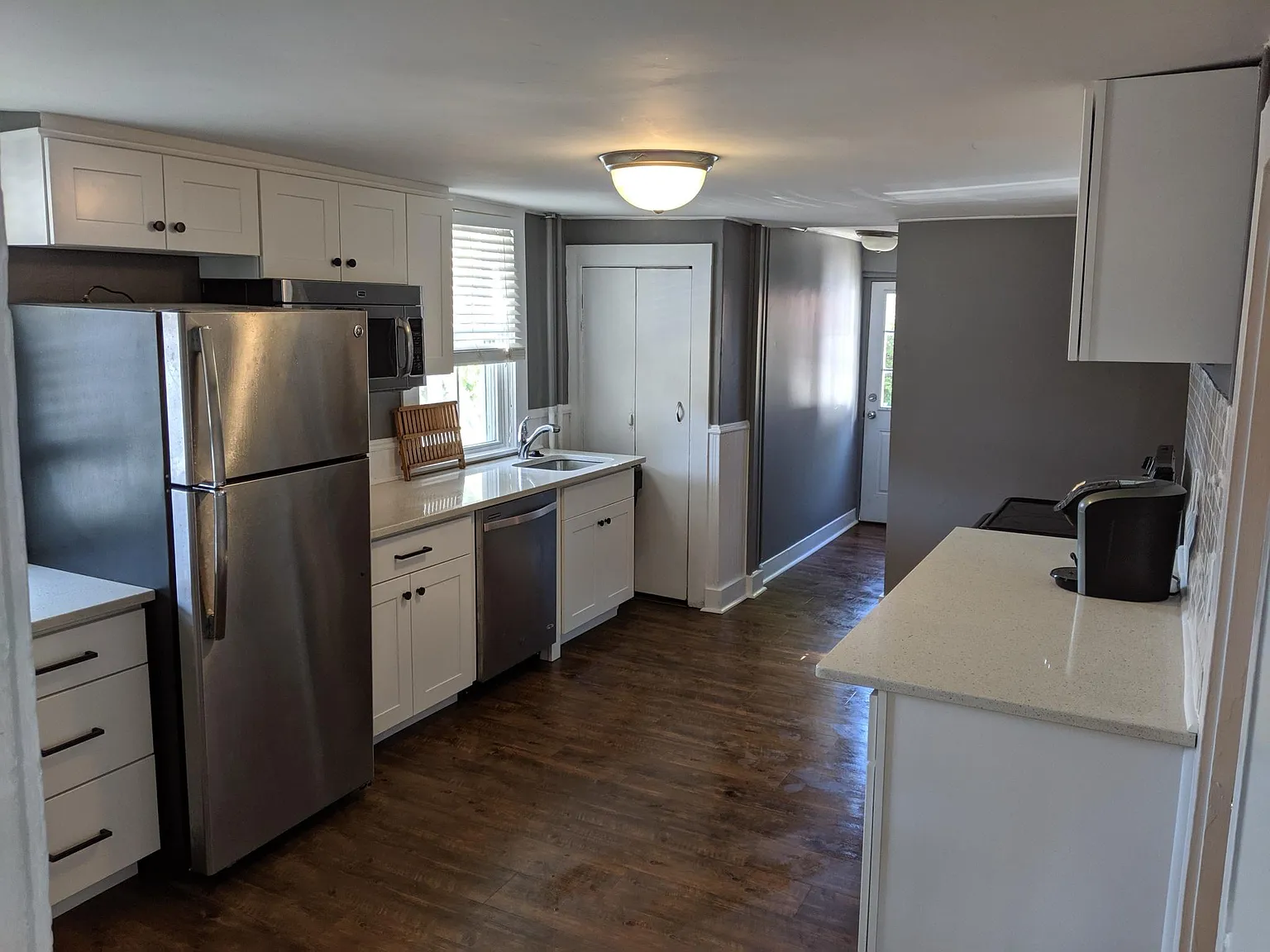 5 bed, 2000 sqft, $3,900 — Photo 3