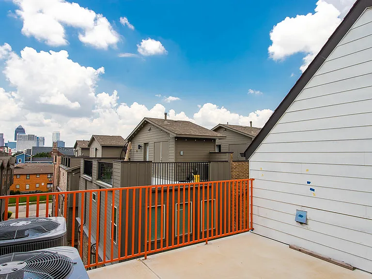 4001 Roseland Ave — Photo 80