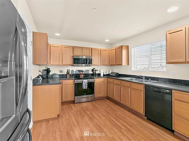 1415 Burnside Pl — Photo 10