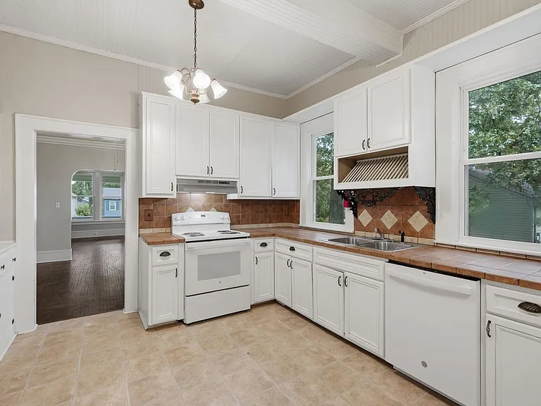 1623 Enolam Blvd SE — Photo 12