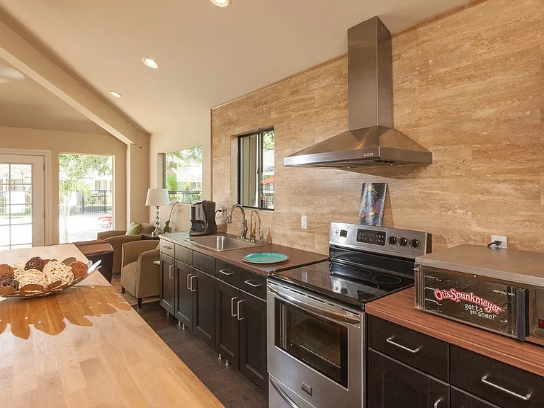 River Park Villas — Photo 12