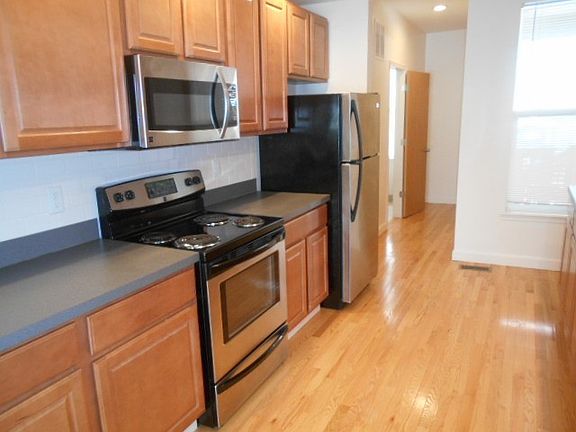 3rd image of 14-24 W 9th Ave