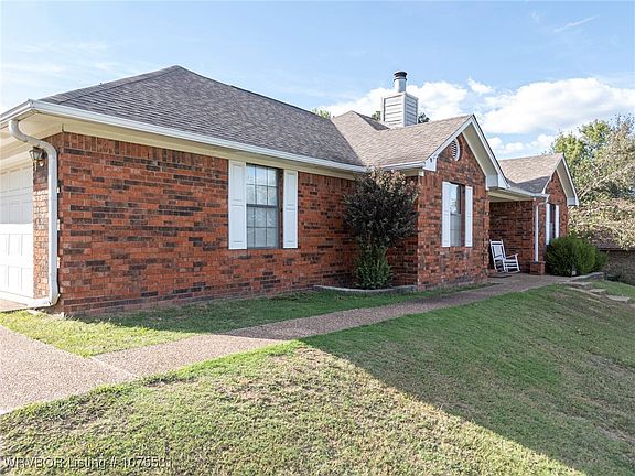 4th image of 1701 Broken Hill Dr