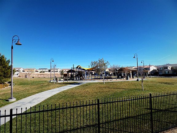 3rd image of 16653 Desert Lily St