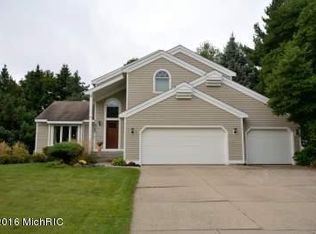 5141 Pinnacle Dr SW, Wyoming, MI 49519