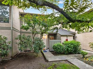10011 NE 138th Pl APT A4, Kirkland, WA