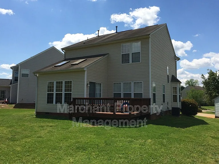 305 Londonderry Ct — Photo 19