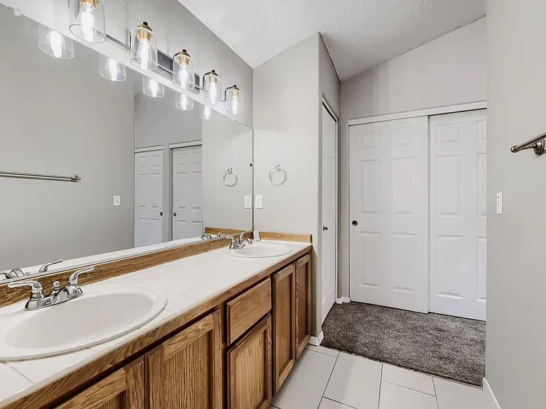 4605 SW 164th Ter — Photo 22