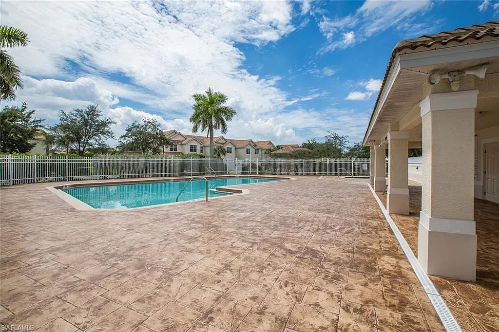 3 bed, 2.5 bath, 1580 sqft, $5,000 — Photo 1