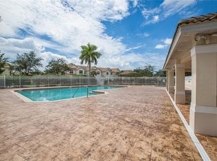 836 Hampton Cir, Naples, FL 34105