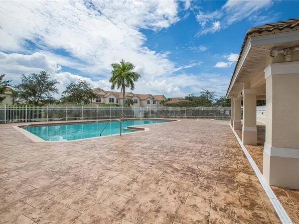 836 Hampton Cir, Naples, FL 34105