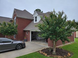 201 Thorn Ridge St, Bridge City, TX 77611