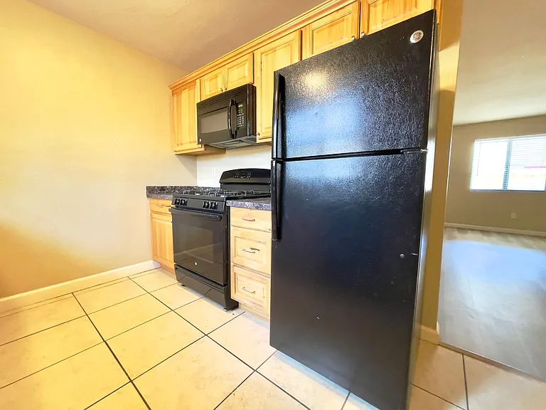 1128 Stetson Rd — Photo 4