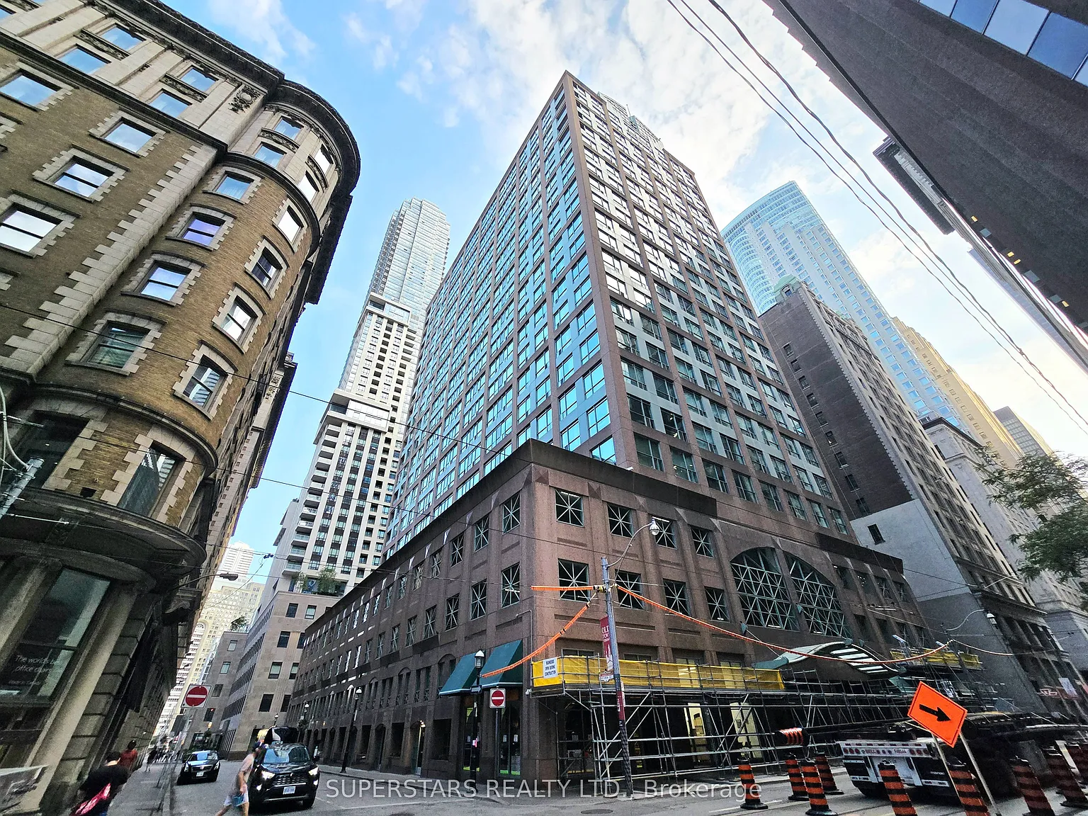 The Metropole — Photo 1