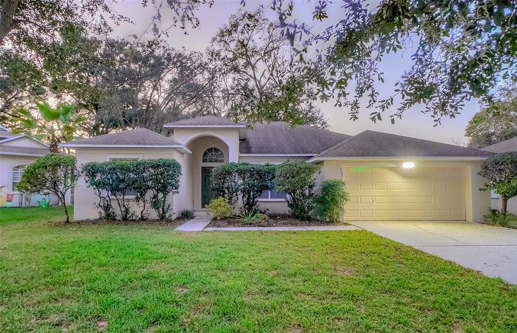 3 bed, 2.0 bath, 1896 sqft, $2,495 — Photo 1