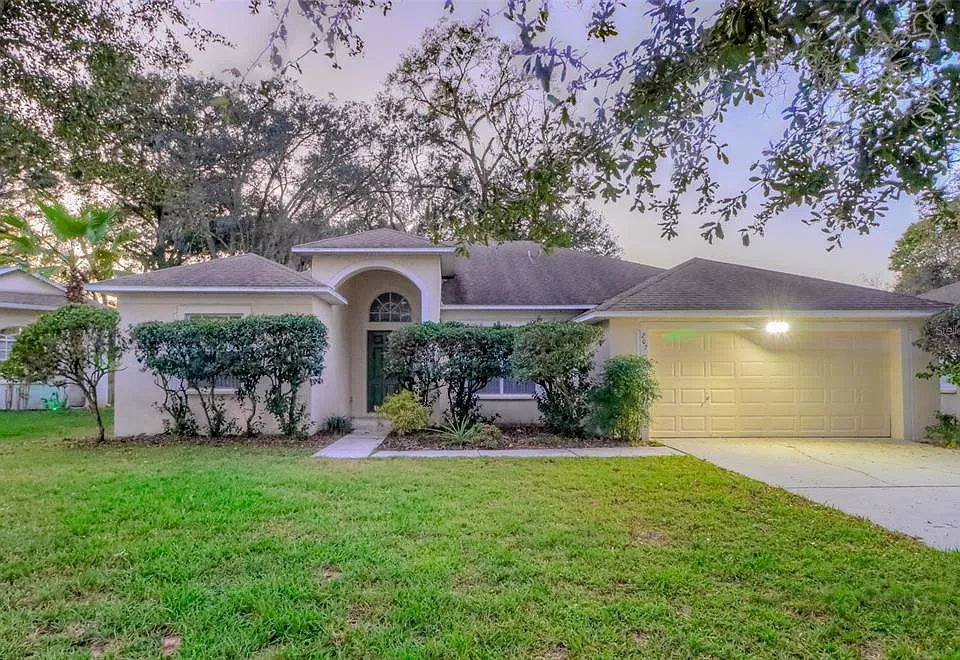 207 Taylor Bay Ln