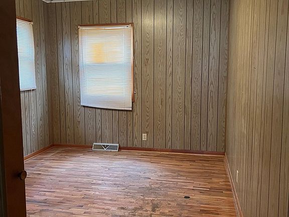 4th image of 114 E Clarinda Ave