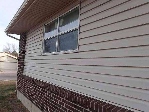 No painting - vinyl siding