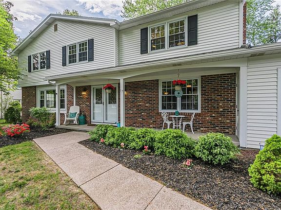 4th image of 17 Glendower Cir