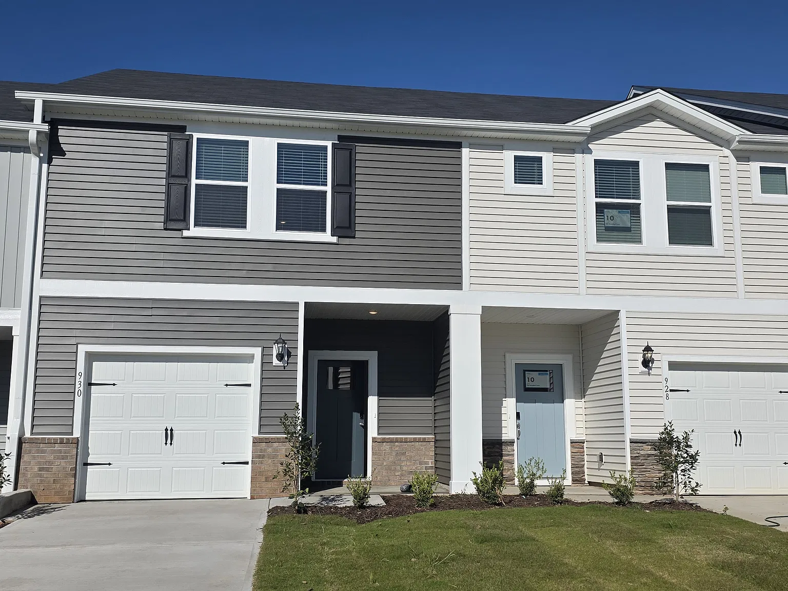 3 bed, 2.5 bath, 1600 sqft, $1,995 — Photo 3