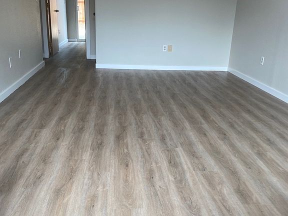 4th image of 12231 117th Ave E #12231