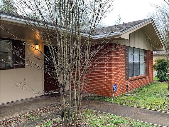 4th image of 1106 Village Dr