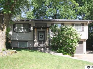 208 7th St, Ceresco, NE 68017