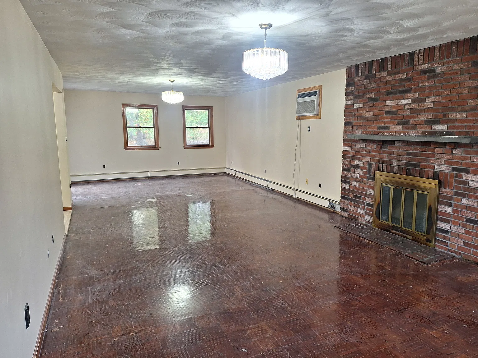 4 bed, 2574 sqft, $4,800 — Photo 4