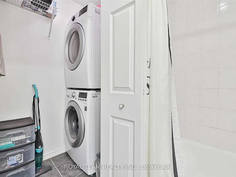 2 Maison Parc Ct #808 — Photo 12