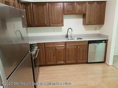 3rd image of 268 Gloucester Ct