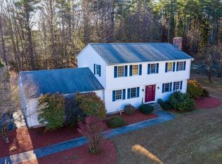 5 Rosalie Ln, Southampton, MA 01073