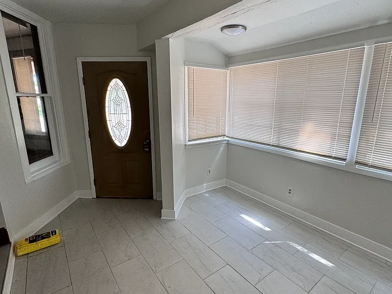 703 Peterson St — Photo 10
