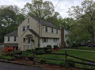 8 Hunnewell St, Needham, MA 02494