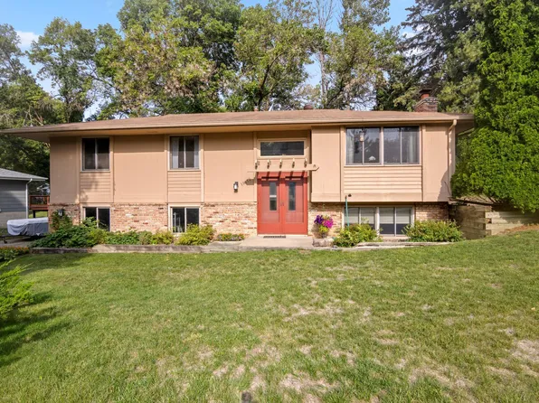 10612 Rich Rd, Bloomington, MN 55437