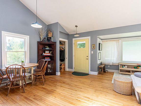 4th image of 1627 Washington Avenue