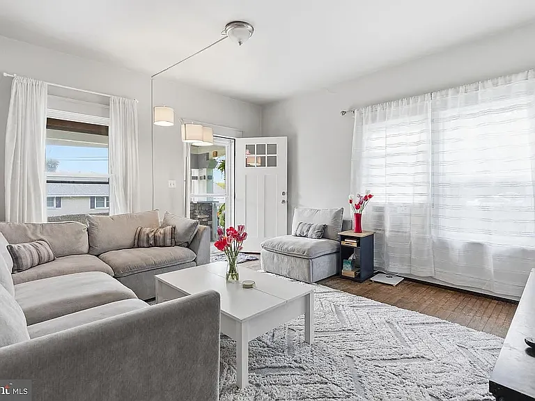 224 Oakdale Ave #1 — Photo 4