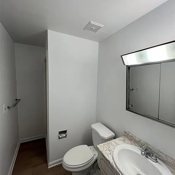 2504 Bannister St — Photo 9