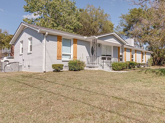 4th image of 3901 Augusta Dr