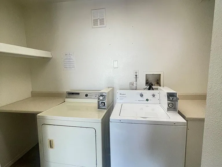 45 N Phoenix St — Photo 11