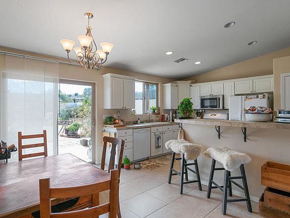 5th image of 61869 Grandview Cir