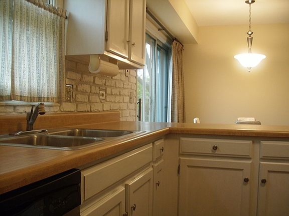 4th image of 1812 Cottington Dr