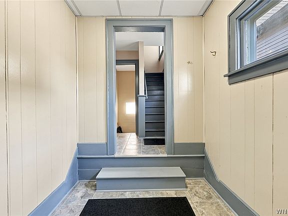 4th image of 51 Harding Ave